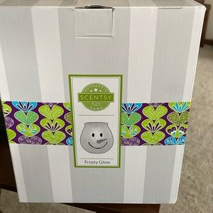 Scentsy frosty glow new in package